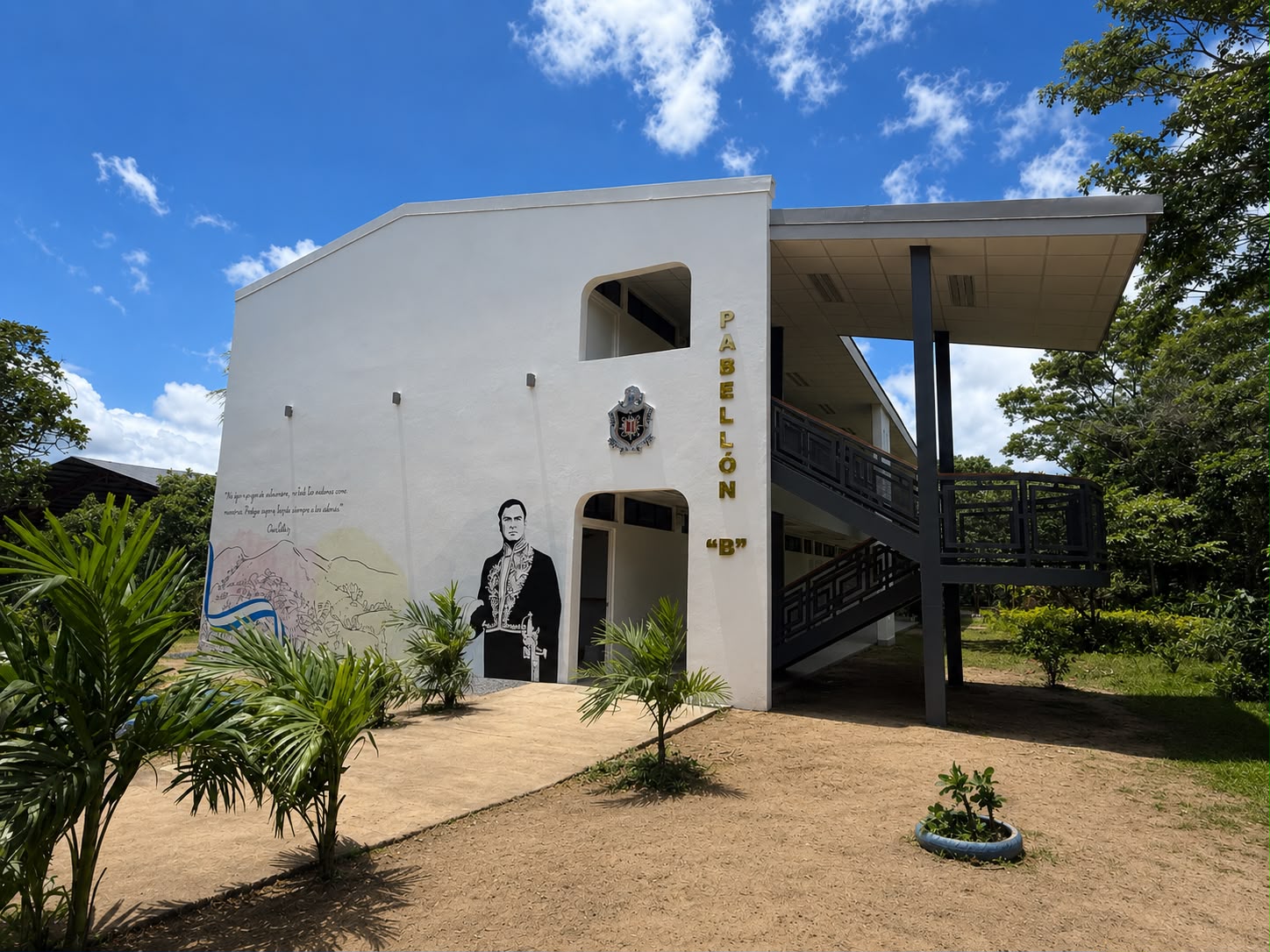Entrega de edificio Pabellón B UNAN-Managua CUR-CARAZO